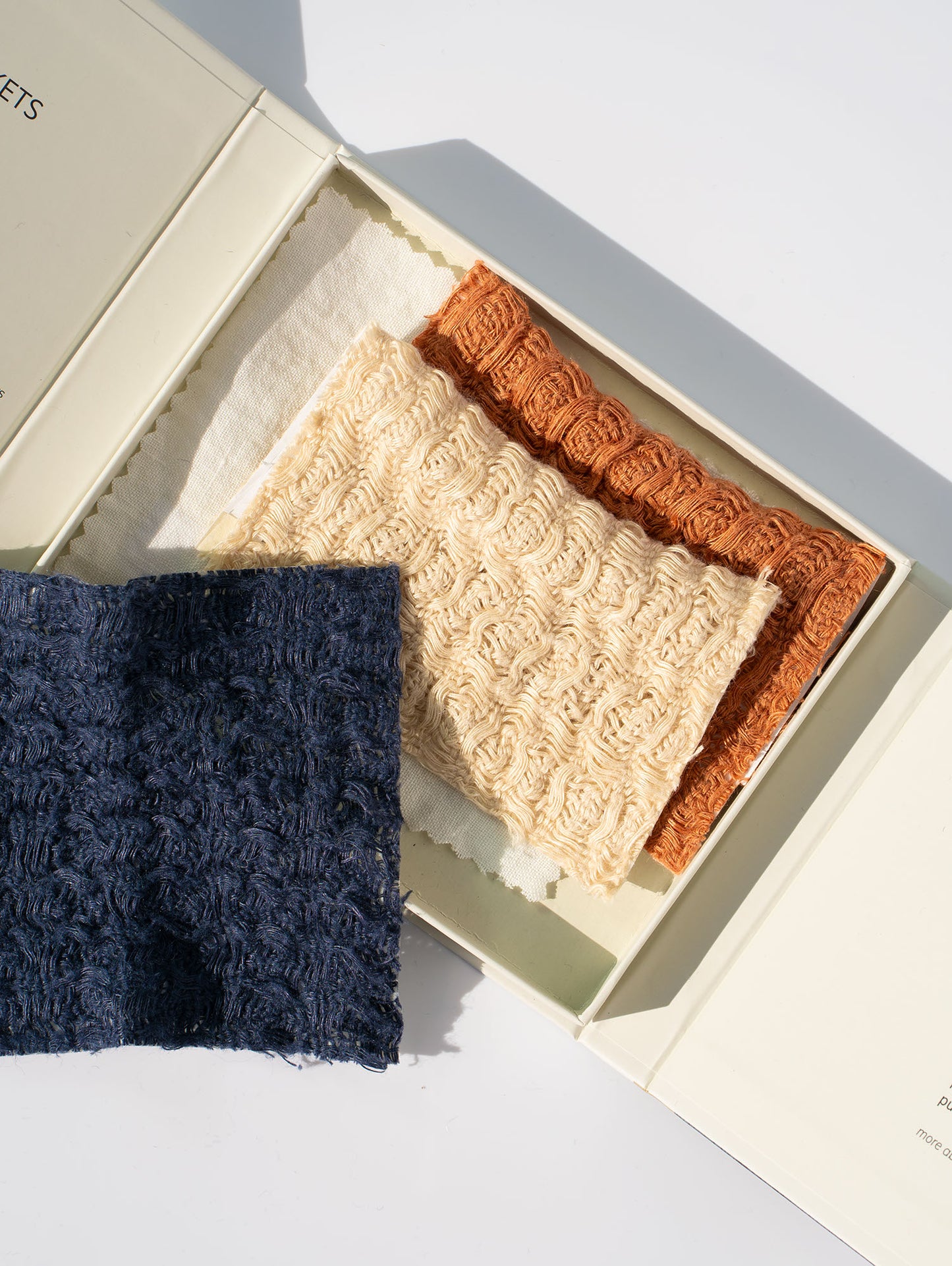 Swatch box - Linen blankets